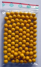 100 gelbe Holzkugeln